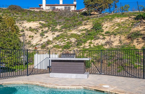Bonsall Casa | Forever View Villa - 4660 sf Hilltop Hideaway, Views to the Ocean, Gated Privacy