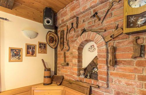 Crnomelj Casa | Forge Of Happiness With Pool - Happy Rentals