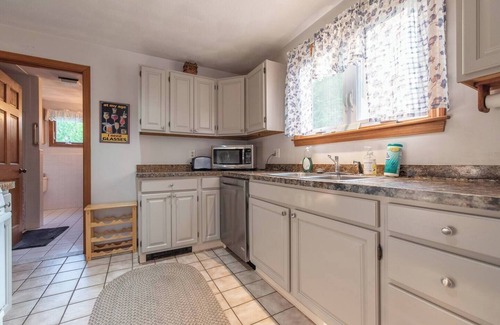 Narragansett Casa | Forget your worries in this spacious and serene space