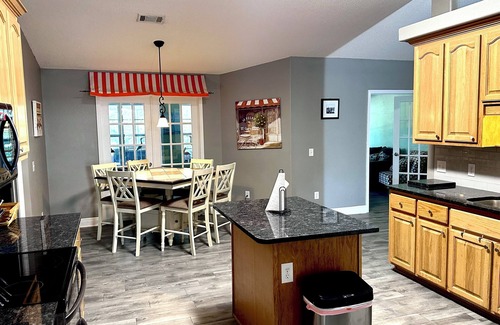 Milton Casa | Forget your worries in this spacious and serene space with a beautiful lake view