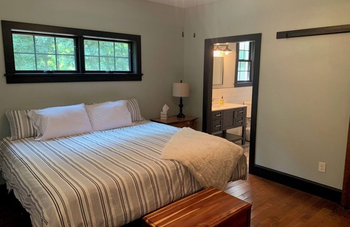 Red Hook Otro | Forget your worries in this serene Modern Farm House.