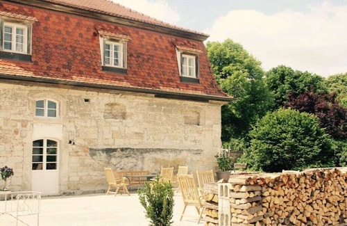 Maroldsweisach Casa | former wagonry in the castle complex