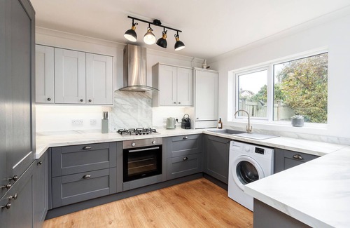 Formby Casa | Formby Coastal Retreat – 3-Bed Home Near Beach, Golf & Red Squirrel Reserve
