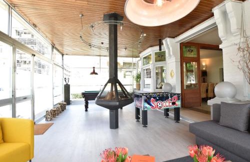 De Panne Casa | Former hotel in the centre and at 50 metres from the beach in Panne