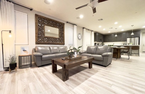Lancaster Casa | Former Model Home, 3 Car Garage, Gym, Sleep 14