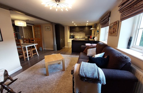 Ashwick Apartamento | Former showhome with indoor pool & gym