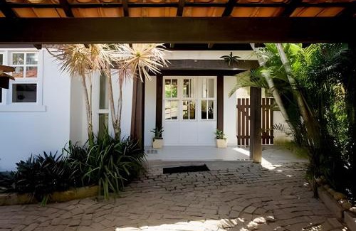 Portal da Ferradura Casa | Formidável Casa com Piscina em Cond.