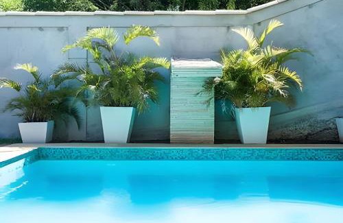 Portal da Ferradura Casa | Formidável Casa com Piscina em Cond.