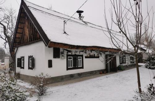 Egerszolat Casa | Forrás