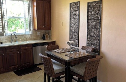 Biggar Villa | Fort Myers Villa approximately 3 miles to beach with private pool and hot tub.