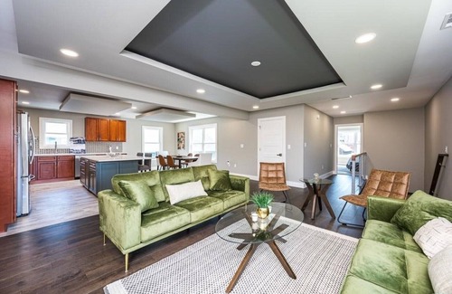 West Central Condominio | Fort Wayne New! Cozy 2BR Condo -Downtown w/Free Parking & WiFi