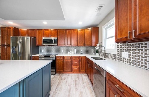 West Central Condominio | Fort Wayne New! Cozy 2BR Condo -Downtown w/Free Parking & WiFi