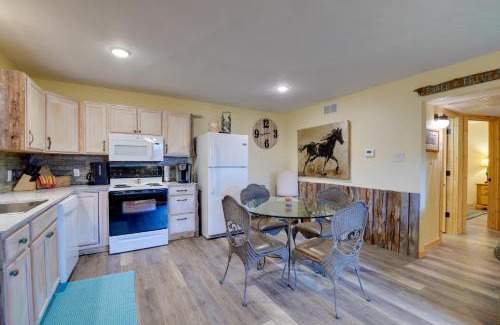 Fort Worth Apartamento | Fort Worth Home with Patio 5 Mi to Dtwn!