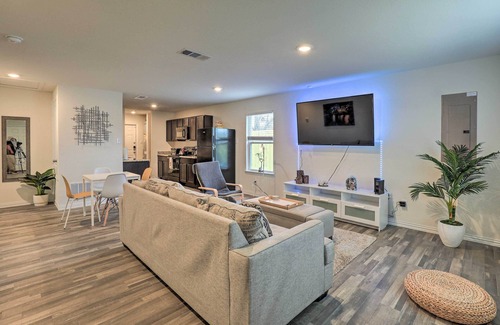 Fort Worth Casa | Fort Worth Retreat with Private Quarter Acre!