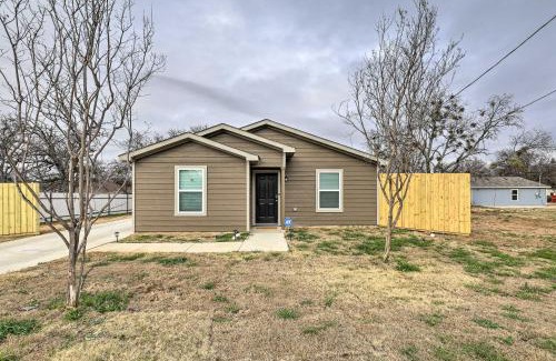Fort Worth Casa | Fort Worth Retreat with Private Quarter Acre!
