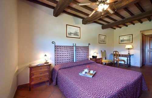 Gualdo Cattaneo Cama Y Desayuno | Forte Sorgnano | Farmhouse with private pool