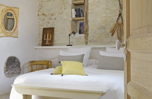 Montcuq Casa | Casa fortificada, habitaciones, calma y vista en el Quercy Blanc