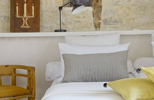Montcuq Casa | Casa fortificada, habitaciones, calma y vista en el Quercy Blanc