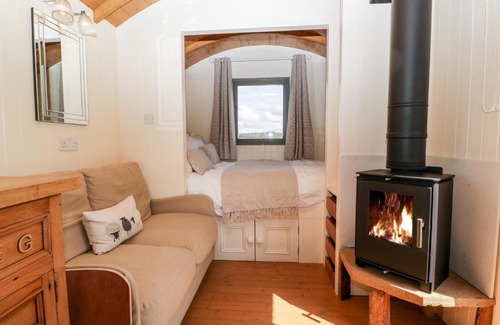 Chard Casa | Forton House Shepherd's Hut 1