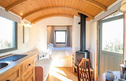 Chard Casa | Forton House Shepherds Hut 3