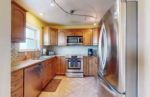 Corpus Christi Condominio | Fortuna Bay Canalside Condo | Water-View Balcony & Dock | Minutes to Beach