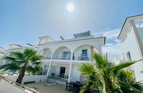 Rojales Apartamento | Fortuna Penthouse with roof terrace, AC and pool