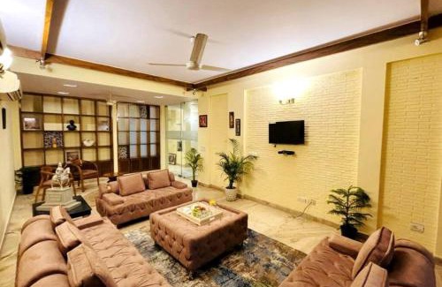 Saket Apartamento | Fortune Home Service Apartment 4Bhk,D-36, Saket