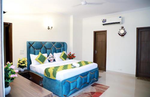 Saket Apartamento | Fortune Home Service Apartment 3Bhk,E-28, Saket 2B