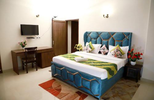 Saket Apartamento | Fortune Home Service Apartment 3Bhk,E-28, Saket 2B