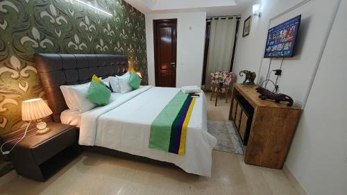 Saket Apartamento | Fortune Home Service Apartment 4Bhk,J-45