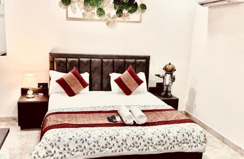 Saket Apartamento | Fortune Home Service Apartment Studio, J-267 Saket