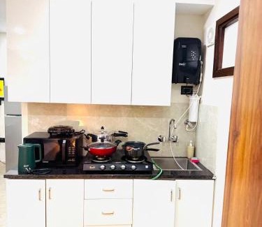 Saket Apartamento | Fortune Home Service Apartment Studio, J-267 Saket