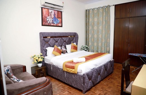 Saket Apartamento | Fortune Home Service Apartment 3Bhk,E-28 Saket 1B