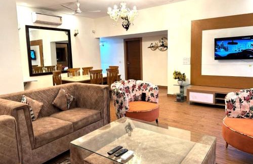 Saket Apartamento | Fortune Home Service Apartment 2Bhk ,E28 Saket 1A