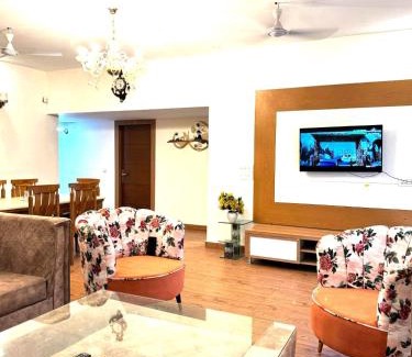 Saket Apartamento | Fortune Home Service Apartment 2Bhk ,E28 Saket 1A