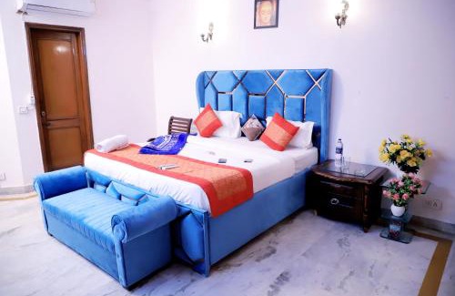 Saket Apartamento | Fortune Home Service Apartment,2Bhk, D-198,SAKET