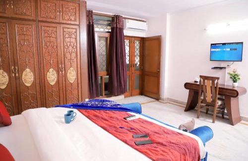 Saket Apartamento | Fortune Home Service Apartment,2Bhk, D-198,SAKET
