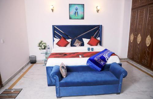 Saket Apartamento | Fortune Home Service Apartment,2Bhk, D-198,SAKET