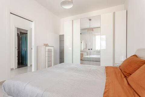 Corsico Apartamento | Forum-San Siro Moderno Attico con WIFI e AC