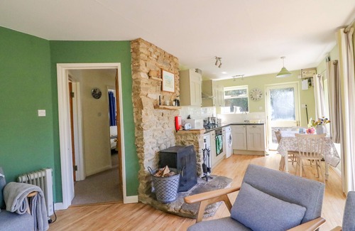 West Bexington Cabaña | Fossil And The Cross Cottage, WEST BEXINGTON