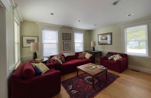 Walpole Casa | Foster Farmhouse West Wing