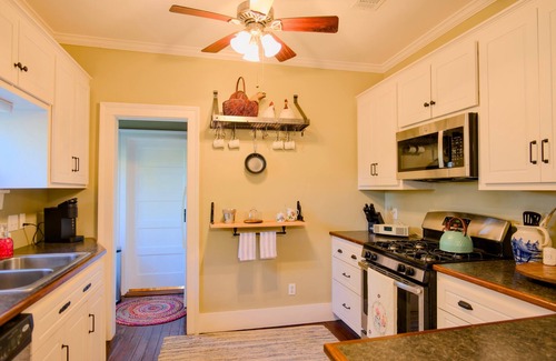 Natchez Cabaña | Foster Mound Cottage - Perfect for a Cozy Getaway with 2 Bedrooms and Pet-Friendly Amenities!