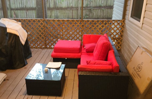 Crestline Heights Casa | Found on Quiet Cul-de-sac, 10 mins from the airport & downtown