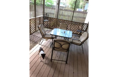 Crestline Heights Casa | Found on Quiet Cul-de-sac, 10 mins from the airport & downtown