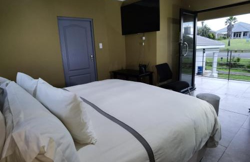 Kidd's Beach Casa | Fountain Beach House-Ikhaya