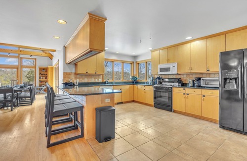 Elkhart Lake Casa | Fountainhead Sanctuary in Elkhart Lake/RA: Spacious 4-bdrm house, amazing