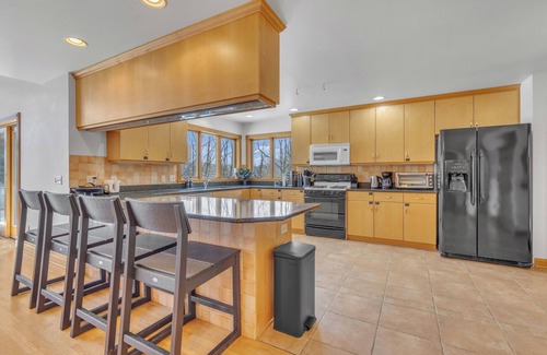 Elkhart Lake Casa | Fountainhead Sanctuary in Elkhart Lake/RA: Spacious 4-bdrm house, amazing