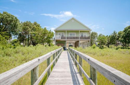 Long Beach Casa | Fountains Folly by Oak Island Accommodations