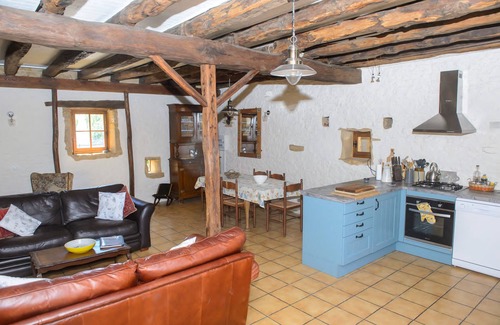 Frayssinet-le-Gelat Cabaña | Four beautiful 4* Gites surrounding a courtyard, perfect for families and groups