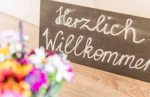 Apetlon Apartamento | Four-bed room with shower, toilet - Weingut & Gästehaus Markus Tschida